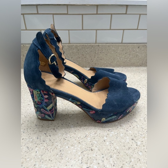 Anthropologie Scalloped Platform Heels (Size 41) - Picture 8 of 16